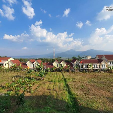 Hotel Griya Wijaya Ambarawa Extérieur photo