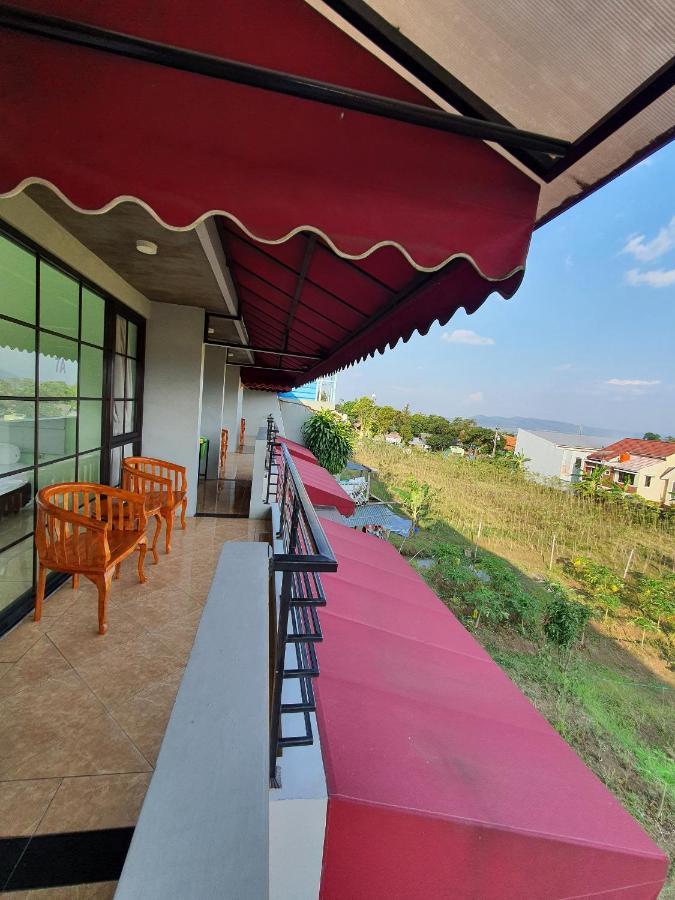 Hotel Griya Wijaya Ambarawa Extérieur photo