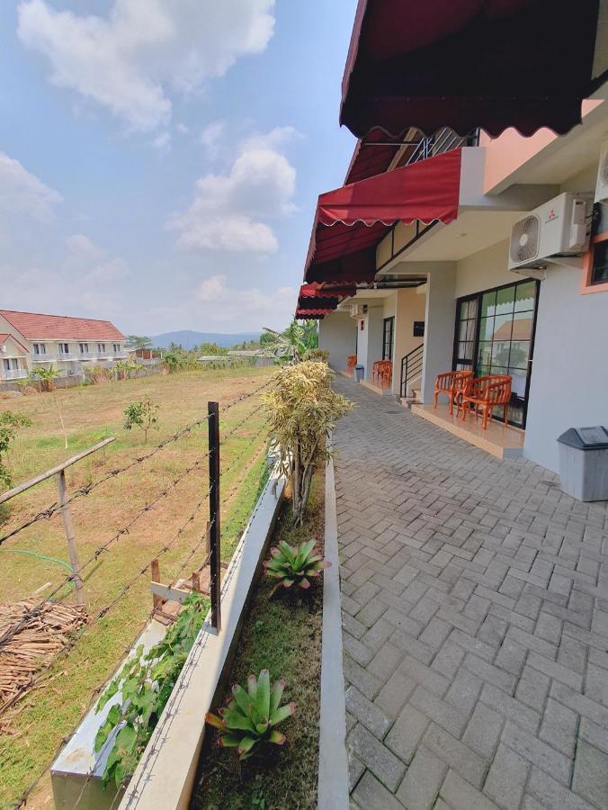 Hotel Griya Wijaya Ambarawa Extérieur photo